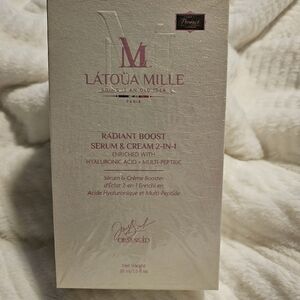 Radiant Boost Serum & Cream 2-in-1 Enriched with Hyaluronic Acid + Multi-Peptide